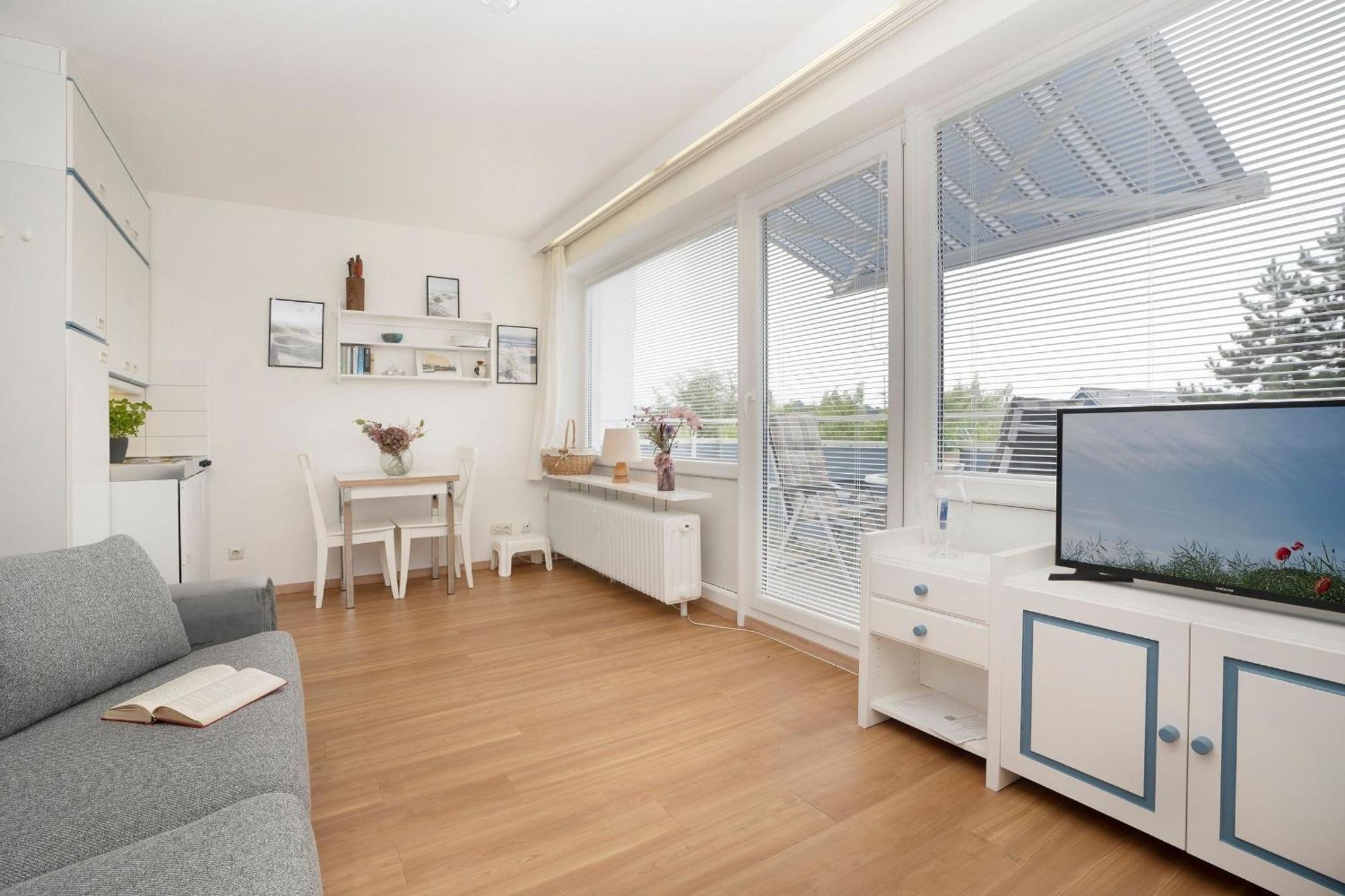 Apartment Strandhotel Kleine Krabbe *